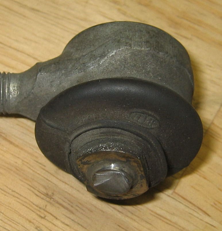 Gebrochener Kugelkopf bei Spurstangen Variante 3